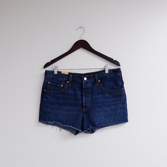 NWT LEVIS 501 CUT OFF SHORTS ☀️ CLASSIC DARK WASH! - Picture 1 of 5